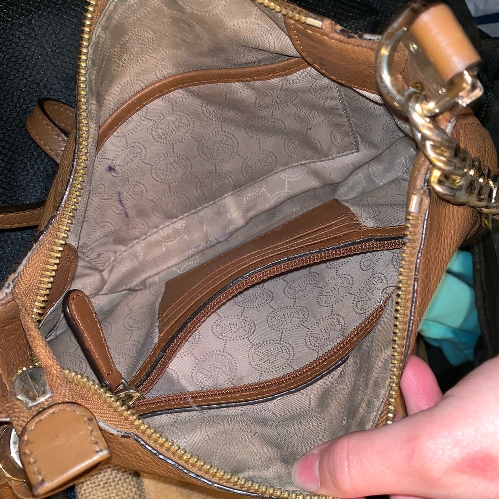 Michael Kors Crossbody - Picture 2 of 6
